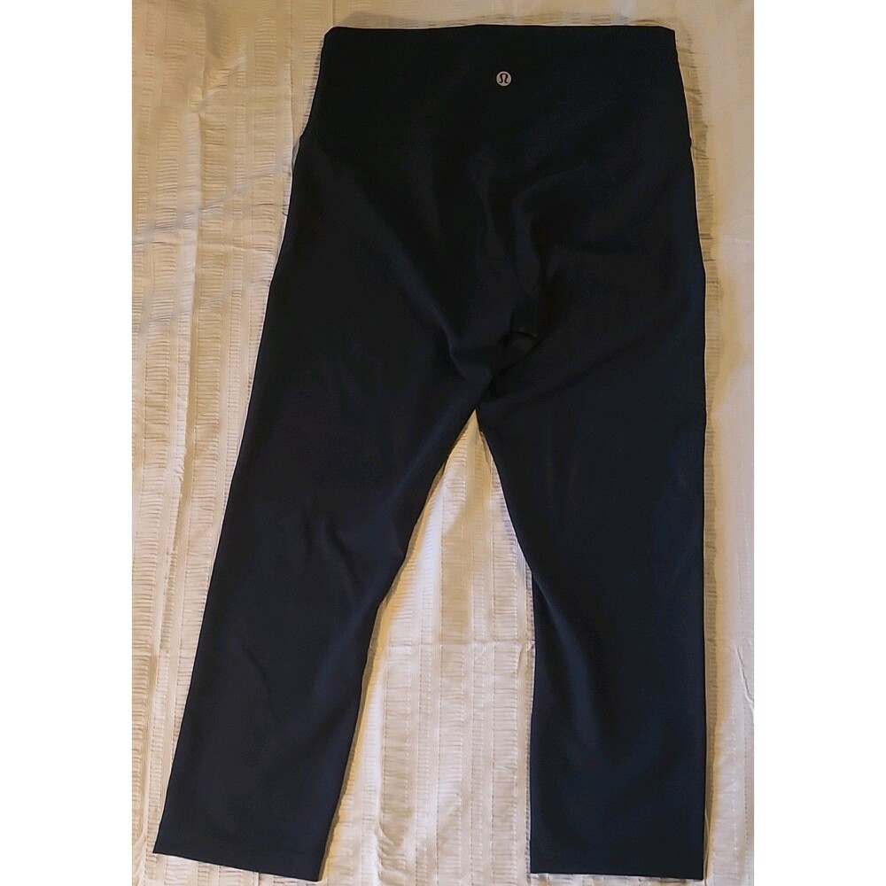 Lululemon High-Rise Crop Athletic Leggings Navy Size 8 Excellent